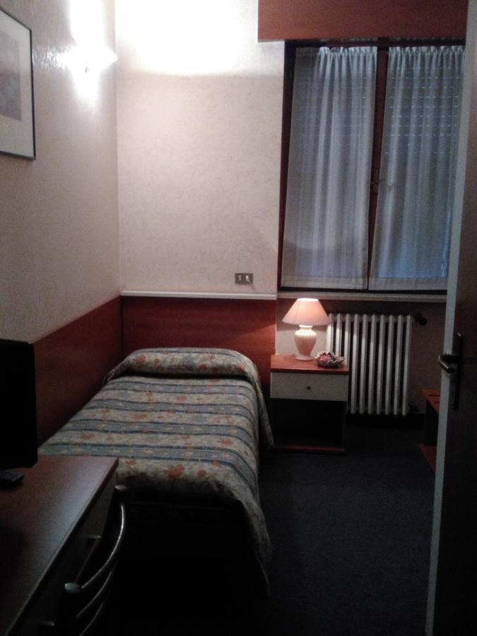 Hotel Elena Verona Luaran gambar