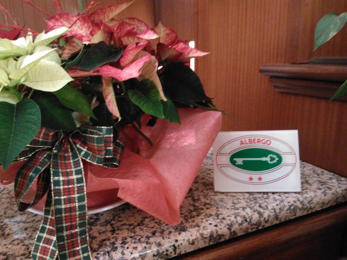 Hotel Elena Verona Luaran gambar