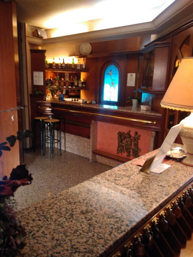 Hotel Elena Verona Luaran gambar