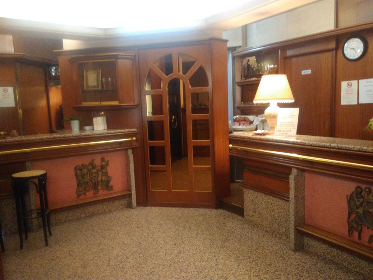 Hotel Elena Verona Luaran gambar